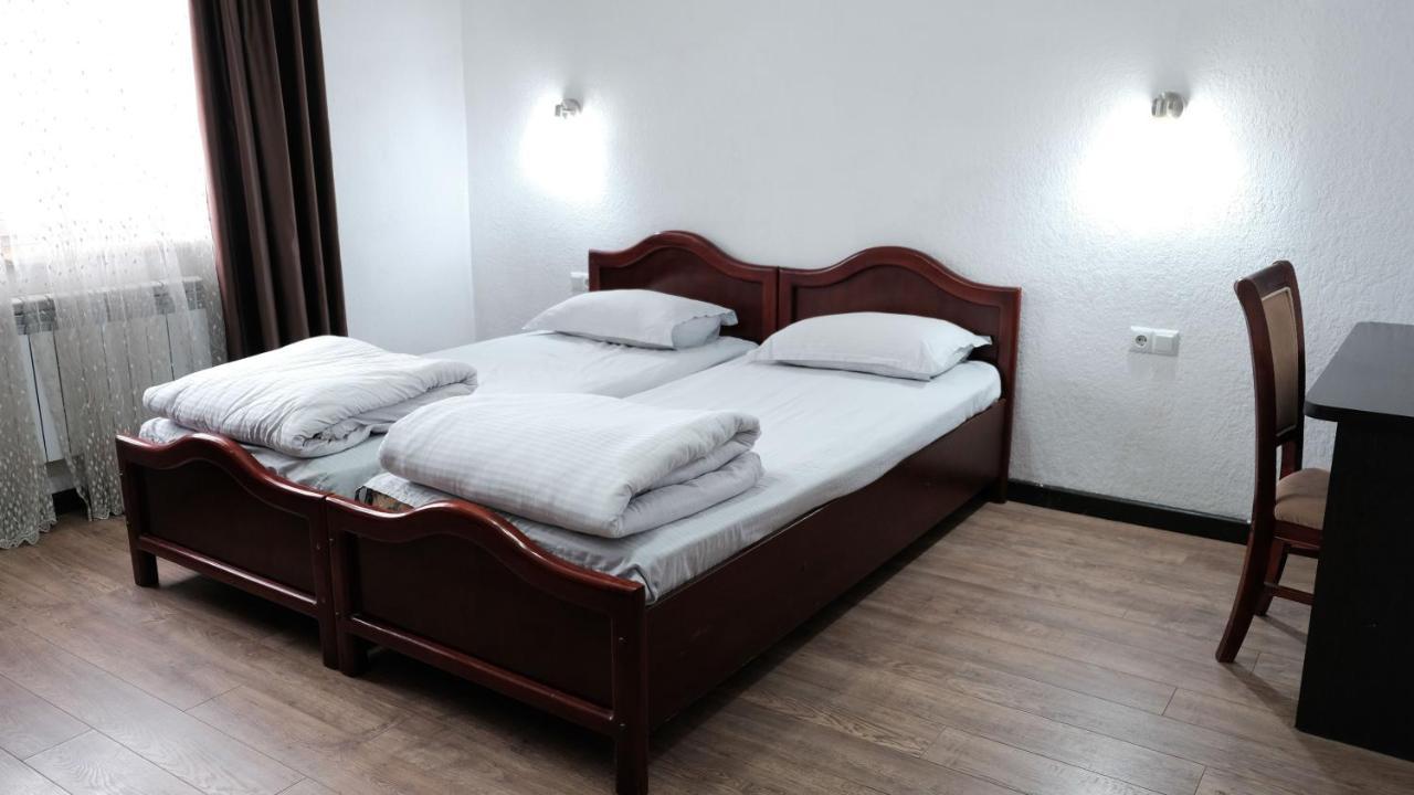 Apple Hostel Bişkek Dış mekan fotoğraf